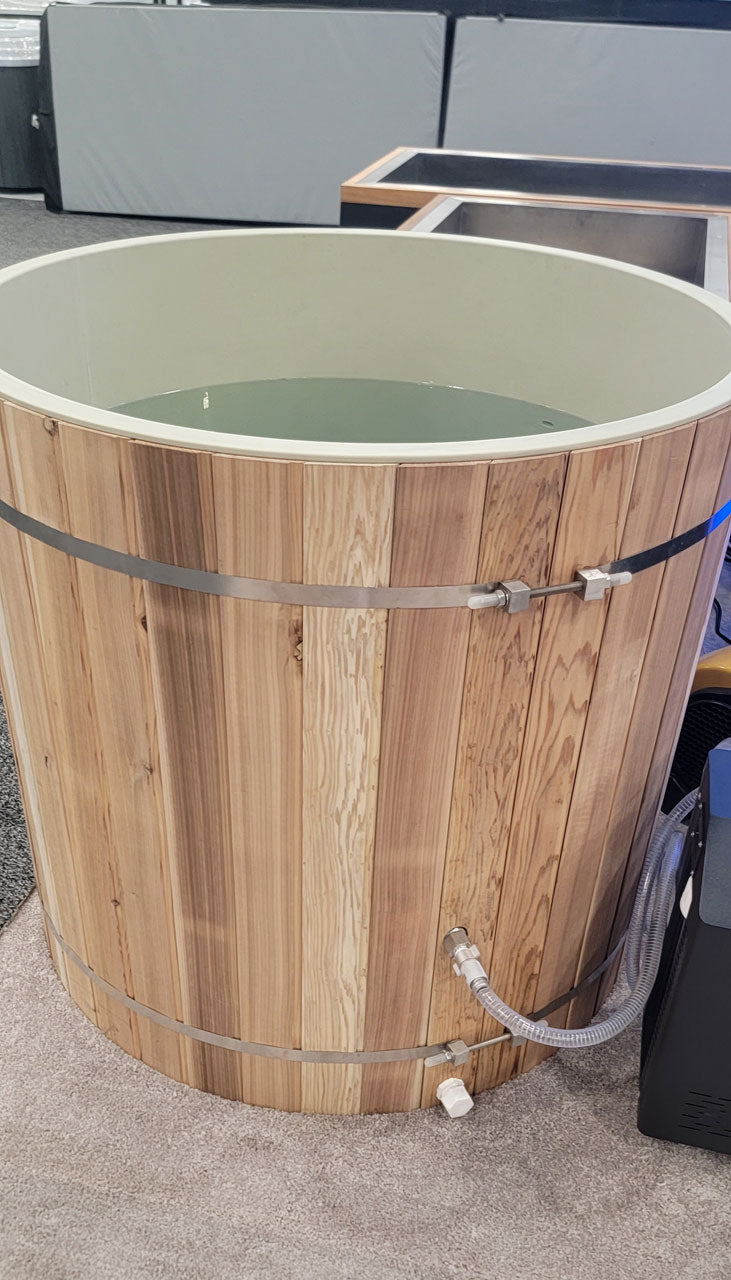 Dynamic Cold Therapy Cedar Barrel Cold Plunge with PVC Plastic Tub DCT-B-042-PLPC