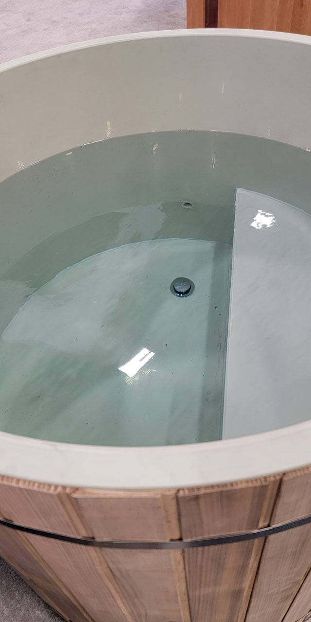 Dynamic Cold Therapy Cedar Barrel Cold Plunge with PVC Plastic Tub DCT-B-042-PLPC
